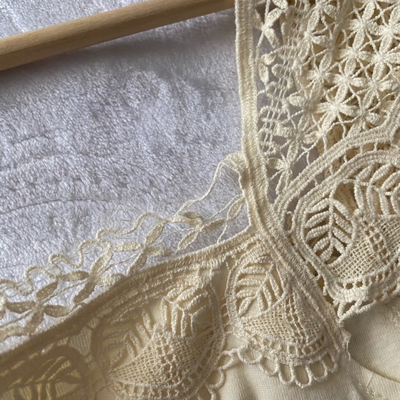 NWT Ralph Lauren Cream Lace Yoke Top - Picture 9 of 9